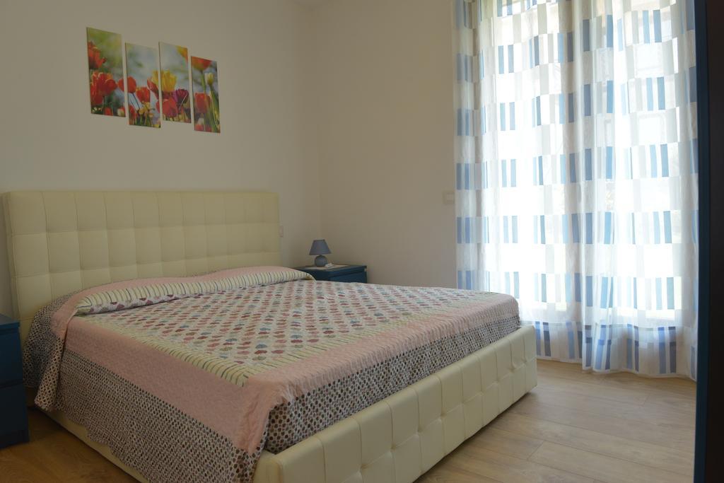 Villa Artemia Manerba del Garda Pokój zdjęcie